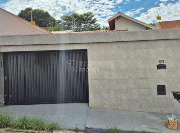 Casa · 137m² · 2 Quartos · 2 Vagas · Casa Padrao a Venda no Parque Alvorada em Araraquara