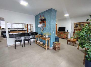 Apartamento · 188m² · 5 Quartos · 1 Vaga · Apto fte praia Pitangueiras, 5 quartos, sacada, 1 vaga