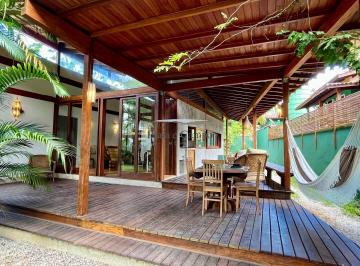 Casa · 163m² · 4 Quartos · 2 Vagas · Casa em Camburizinho a 150m da praia com amplo quintal