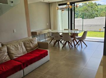 Casa · 152m² · 3 Quartos · 3 Vagas · Casa em Condomínio - Alphaville - 3 Suítes - 152m².