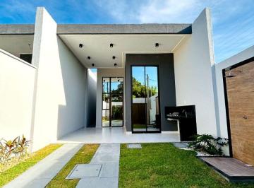 Casa de 3 quartos, Eusébio · Linda Casa Plana no Eusébio, 129m2, 3 Suítes, Pé Direito Duplo, Varanda Gourmet, Porcelanato 94x94.