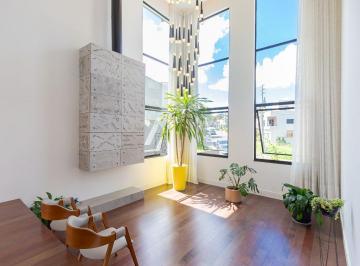 Casa de 4 quartos, Curitiba · CASA ALTO PADRÃO COM 300M², 3 SUÍTES, ENERGIA SOLAR E PÉ DIREITO DUPLO