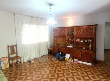 Casa · 208m² · 3 Quartos · 3 Vagas · Casa Térrea com 3 dormitórios e 3 vagas e quintal grande