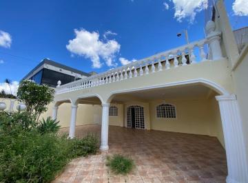 Casa de 5 quartos, Santa Maria · QRI 16 Santos Dumont - Excelente Sobrado para quem busca espaço, conforto e localização estratégica.
