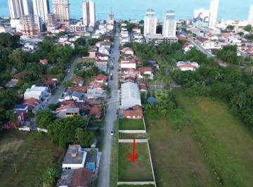 Foto 01 · Terreno com 1.122m2 no centro de Balneário piçarras, apenas 500 metros do mar