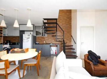 Apartamento de 2 quartos, São Paulo · Apartamento duplex reformado com varanda integrada e lazer completo em Pinheiros.