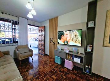 Casa de 2 quartos, Curitiba · Casa AVERBADA no Bairro Xaxim 02 Quartos 1 Suíte, Churrasqueira e 2 Vagas cobertas