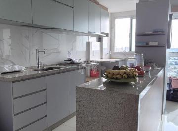Imagem · Apartamento 2 quartos com armários novos.