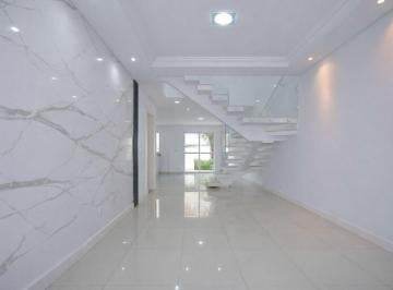 Casa de 3 quartos, Curitiba · Sobrado com 3 Quartos 2 Vagas Excelente Padrão de Acabamento em Condomínio Clube