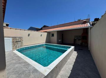 Casa de 2 quartos, Itanhaém · Casa com piscina e 2 quartos em Itanhaém.