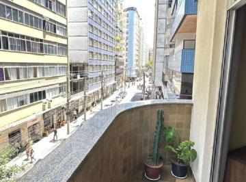 Apartamento · 2 Quartos · 1 Vaga · Apartamento à venda no Centro de Guarapari/ES com 2 quartos sendo 1 suíte. Próximo a tudo!