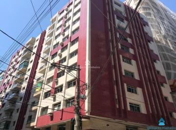 Apartamento · 2 Quartos · Apto bem localizado na principal avenida do Centro de Guarapari
