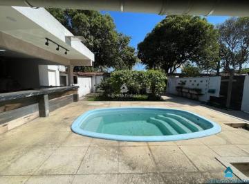 Casa · 3 Quartos · Casa à venda em Guarapari-ES, Meaípe: 3 quartos, 2 suítes, 1 sala, 3 banheiros, 3 vagas, 220 m².