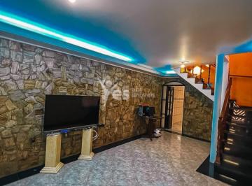 Casa · 241m² · 4 Quartos · 2 Vagas · 
                                Casa de 241m² para venda no bairro Vila Progresso, Santo André- SP.