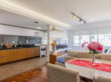 Apartamento · 66m² · 2 Quartos · 1 Vaga · Apartamento 2 dormitórios reformado e semi mobiliado no Higienópolis com vaga coberta