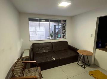 Casa de 3 quartos, São Gonçalo · Excelente casa duplex, 3 quartos (1 suíte), terraço com área gourmet, garagem