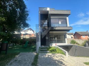 Casa · 214m² · 3 Quartos · 3 Vagas · Sobrado Triplex - 3 quartos em condomínio fechado e moderno em Santa Felicidade!