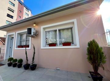Casa · 237m² · 4 Quartos · 2 Vagas · Casa à Venda Menino Jesus