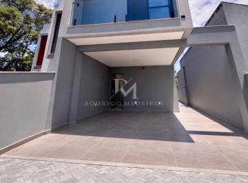 img_2485-1774459226466.jpeg · Casa nova com 3 suítes e piscina à venda no Itacorubi – Florianópolis