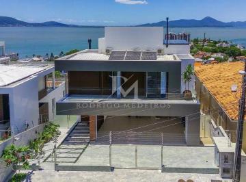 33fffc9d-4adb-47aa-b68c-eac1ee0bd0f4-17745451879623.jpg · Casa com 3 suítes e vista panorâmica para o mar em Coqueiros, Florianópolis