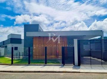 fts-1774451386860.jpg · Casa com 3 suítes, 360m² e piscina no Córrego Grande em Florianópolis