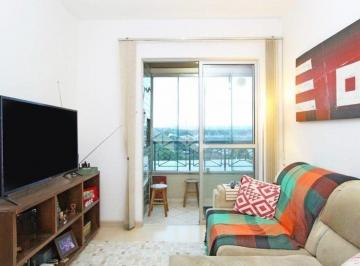 Apartamento de 2 quartos, Porto Alegre · 2 dormitórios com 59,33m2 area priv no ultimo andar vista sacada churrasqueira 1 garagem