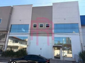 Comercial · 462m² · Galpão para locação anual na Quinta Avenida em Balneário Camboriú.