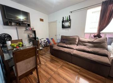 Sala de estar e jantar · Apartamento 2 quartos, portaria e condomínio de fácil acesso
