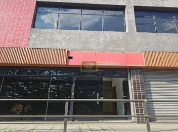 Comercial · 280m² · 6 Vagas · Excelente loja no Alto da Lapa com 280 metros de área construída 3 vagas na frente 3 vagas cobertas