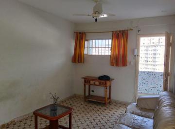 Apartamento · 44m² · 1 Quarto · 1 Vaga · Um dormitório com portaria 24hs, elevador. Próximo da praia.