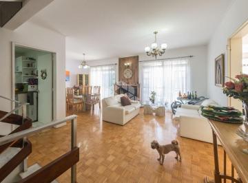 Casa · 333m² · 3 Quartos · 3 Vagas · Casa Residencial excelente com 3 dormitórios/quartos ( 1 suíte com closet )
