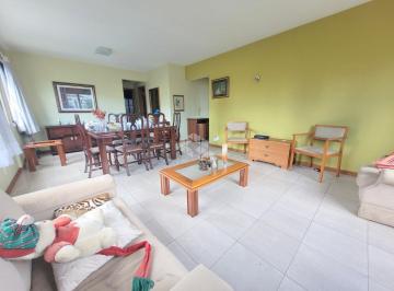 Apartamento · 88m² · 2 Quartos · 1 Vaga · Apartamento com planta diferenciada, amplo 88m², localização mais desejada do bairro Petrópolis!