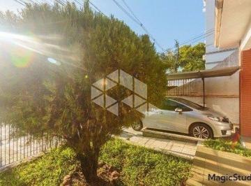 Casa · 370m² · 4 Quartos · 1 Vaga · Casa 04 dormitórios - Av Teresópolis - Frente Nacional
