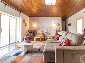 Casa · 249m² · 4 Quartos · 4 Vagas · Casa residencial com 02 pavimentos, composta de 04 dormitórios sendo 2 suítes e com 02 vagas de gara