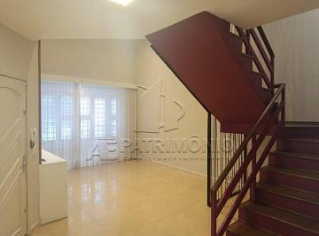Casa · 232m² · 3 Quartos · Sobrado com 3 suítes (uma delas com sacada e vista para o parque Campolim)