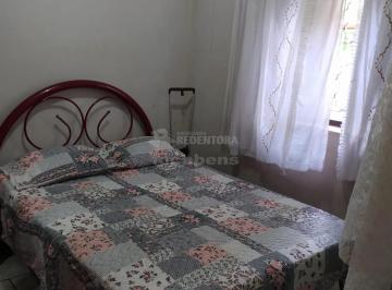 Casa · 198m² · 3 Quartos · 2 Vagas · Boa Vista - Casa com 3 dorms, 1 wcs, 2 vagas,2 salas, forro em madeira, pisos em cimento e cerâmica