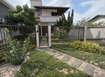 3575934_0.jpg · Oportunidade em Joinville! Belíssima casa, muito bem localizada e em perfeito estado de conservação