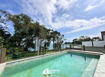 Casa · 274m² · 5 Quartos · 2 Vagas · Casa de Condomínio com 5 suítes pé na areia