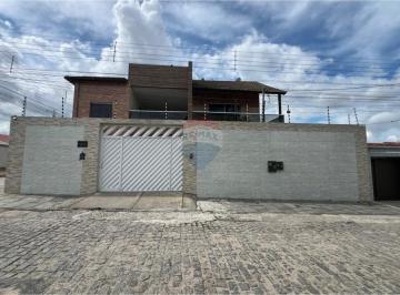 Casa · 350m² · 5 Quartos · 4 Vagas · Casa com 5 Quartos sendo 4 Suítes À VENDA nas Malvinas