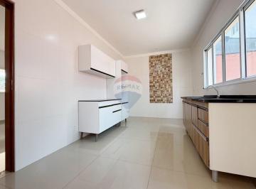 Casa · 117m² · 3 Quartos · 4 Vagas · Sobrado à Venda no bairro Quinta dos Vinhedos