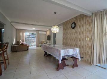 Casa · 180m² · 4 Quartos · 2 Vagas · More a 150 metros do mar do Ribeirão da Ilha, Florianópolis/SC