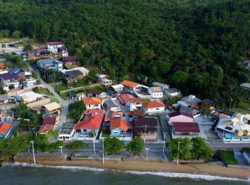 Casa · 190m² · 4 Quartos · 2 Vagas · Casa mobiliada com 4 dormitórios no Ribeirão da Ilha