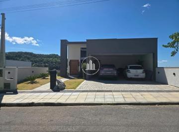 Casa · 250m² · 4 Quartos · 4 Vagas · Casa 4 Quartos com Piscina - Forquilhas
