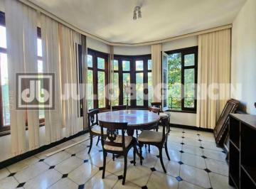 Apartamento · 282m² · 4 Quartos · 1 Vaga · Av. Rui Barbosa! Prédio clássico, com infraestrutura, apartamento amplo, quatro