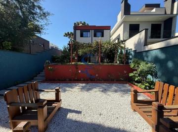 Casa · 170m² · 3 Quartos · 4 Vagas · Casa em condomínio no Umbará