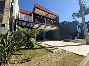 Casa · 170m² · 3 Quartos · 4 Vagas · Casa em condomínio no Umbará