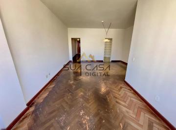 Apartamento · 129m² · 3 Quartos · 1 Vaga · IPAP5727 - Apartamento com ótima localização em Copacabana para reforma!