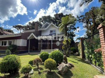 Casa · 259m² · 2 Vagas · CASA 04 DORMITÓRIOS EM GRAMADO
