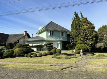 Casa · 233m² · 2 Vagas · CASA COM 4 DORMITÓRIOS EM CANELA