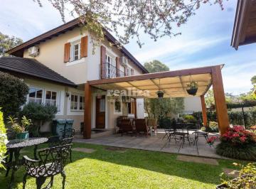 Casa · 280m² · 2 Vagas · CASA 3 DORMITÓRIOS EM GRAMADO